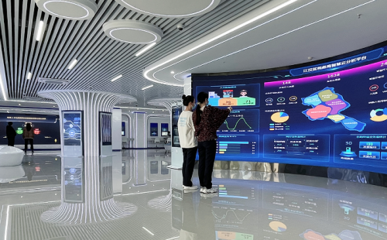 智慧辦稅新體驗 探訪武漢智慧辦稅服務廳的“黑科技”與服務革新